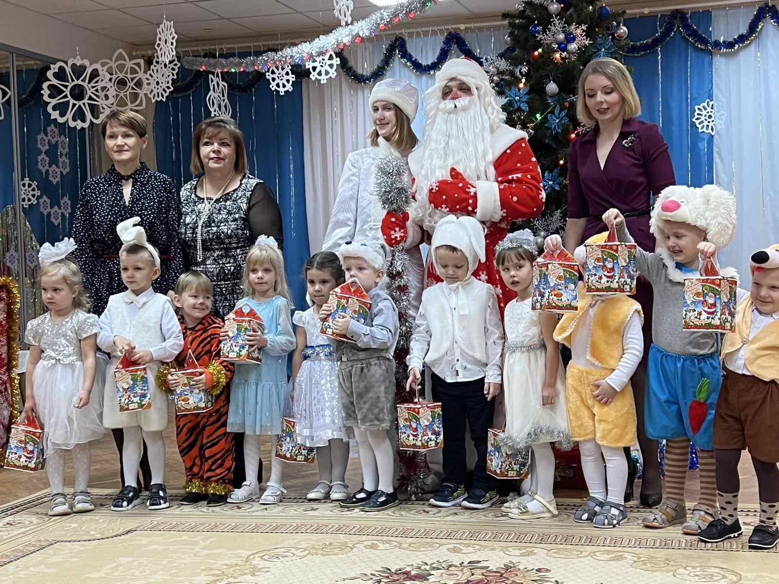 Новогодний утренник во второй младшей группе